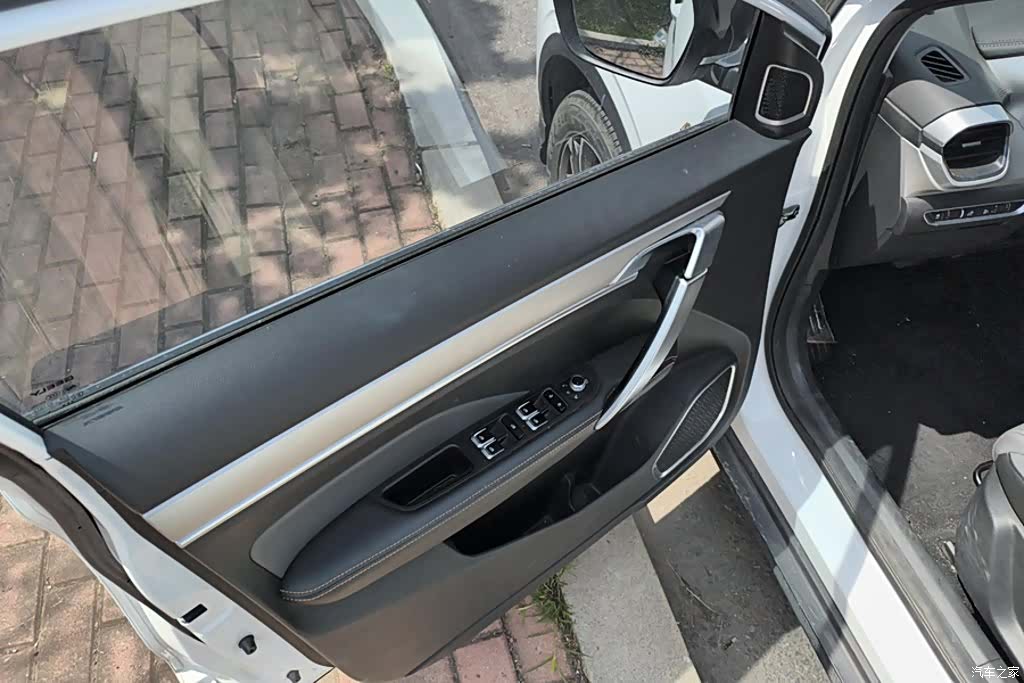 Geely Coolray, 2023 7