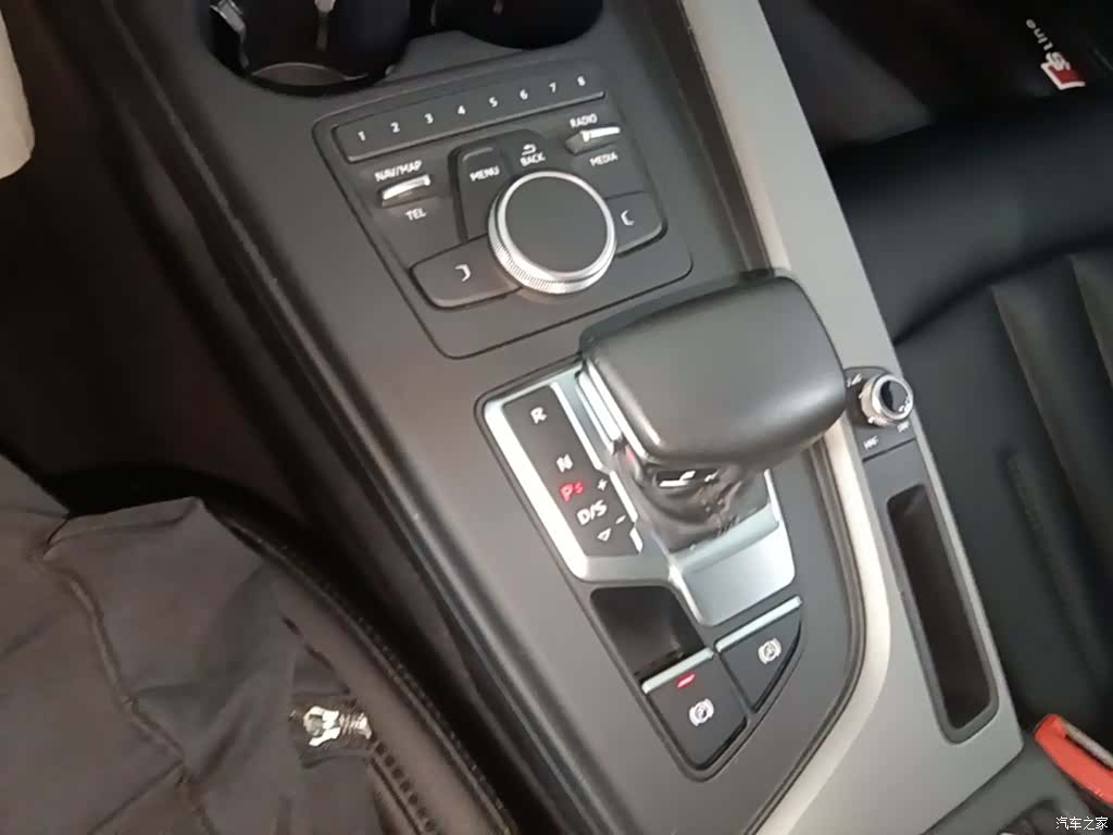 Audi A4L, 2019 14
