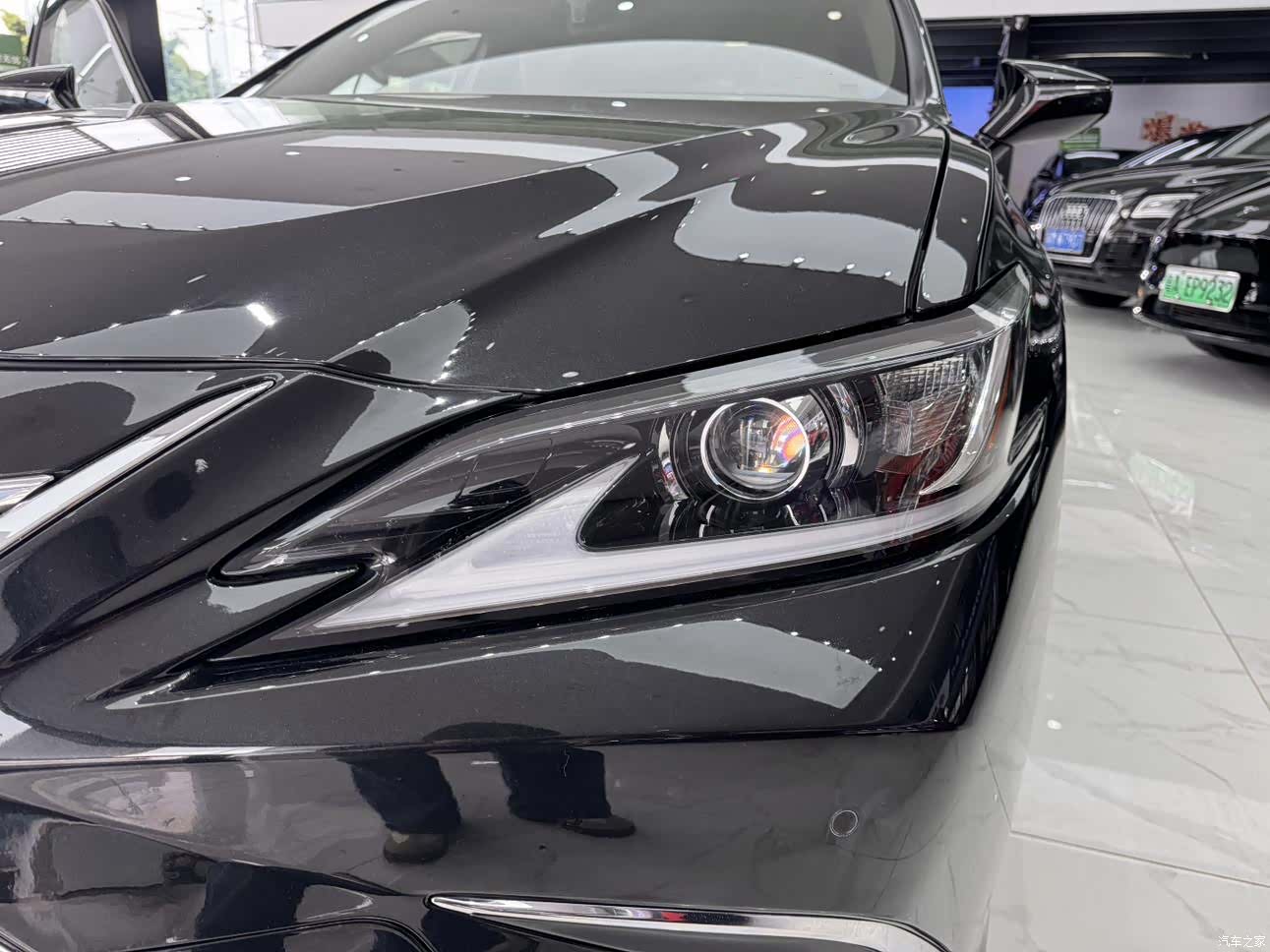 Lexus ES, 2018 13