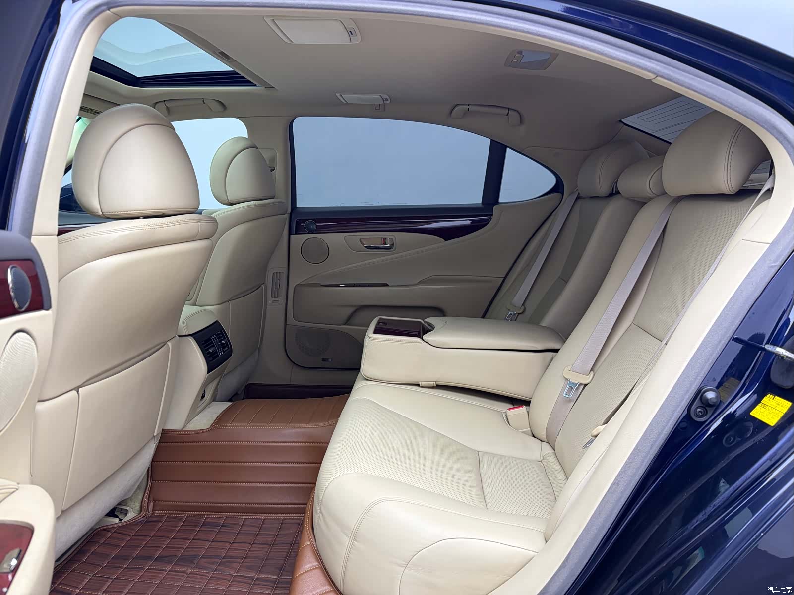 Lexus LS, 2009 12