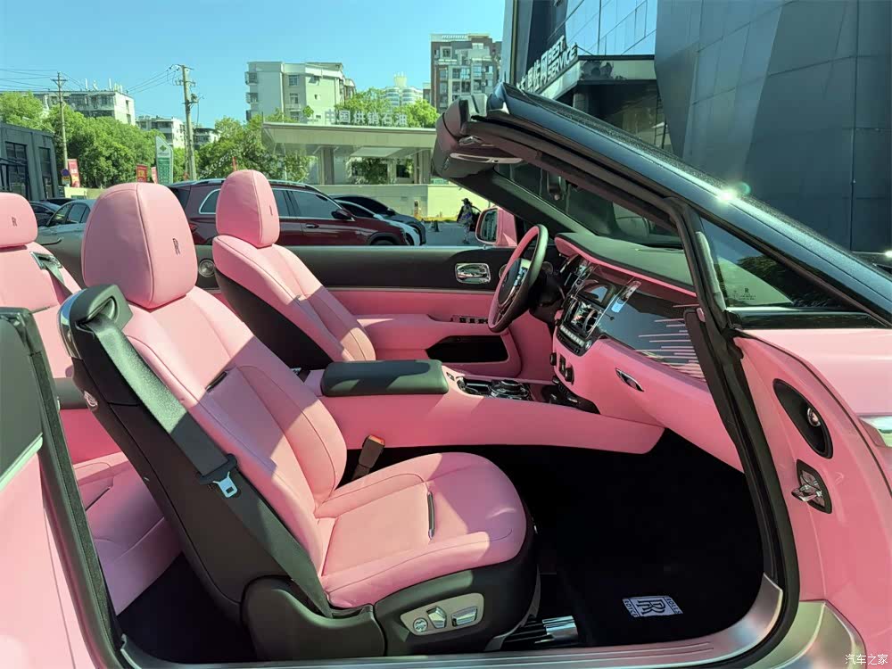 Rolls-Royce Black, 2023 15