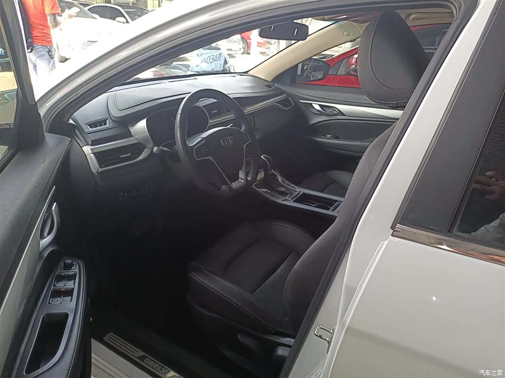 Geely Emgrand, 2019 13