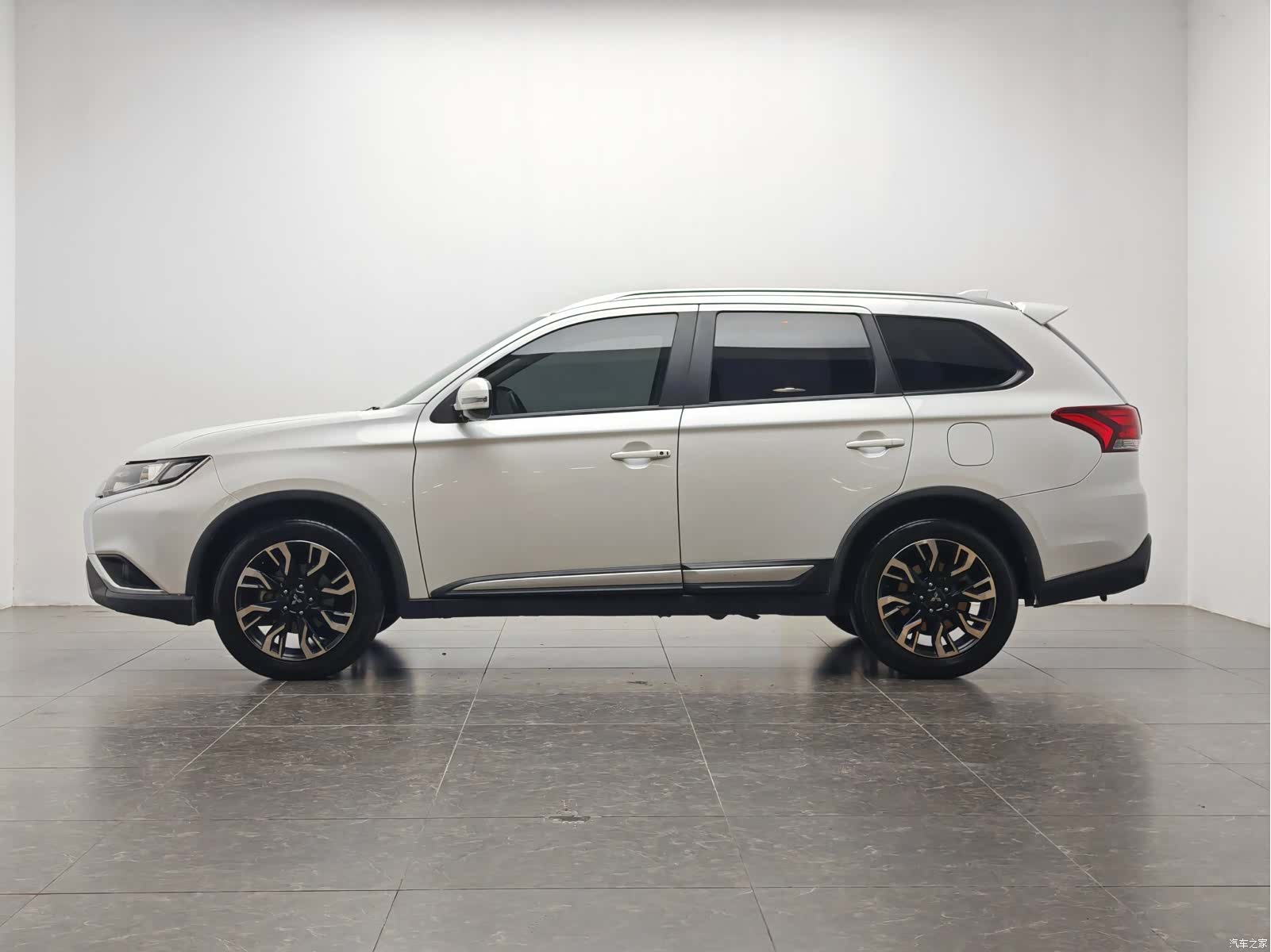Mitsubishi Outlander, 2020 10