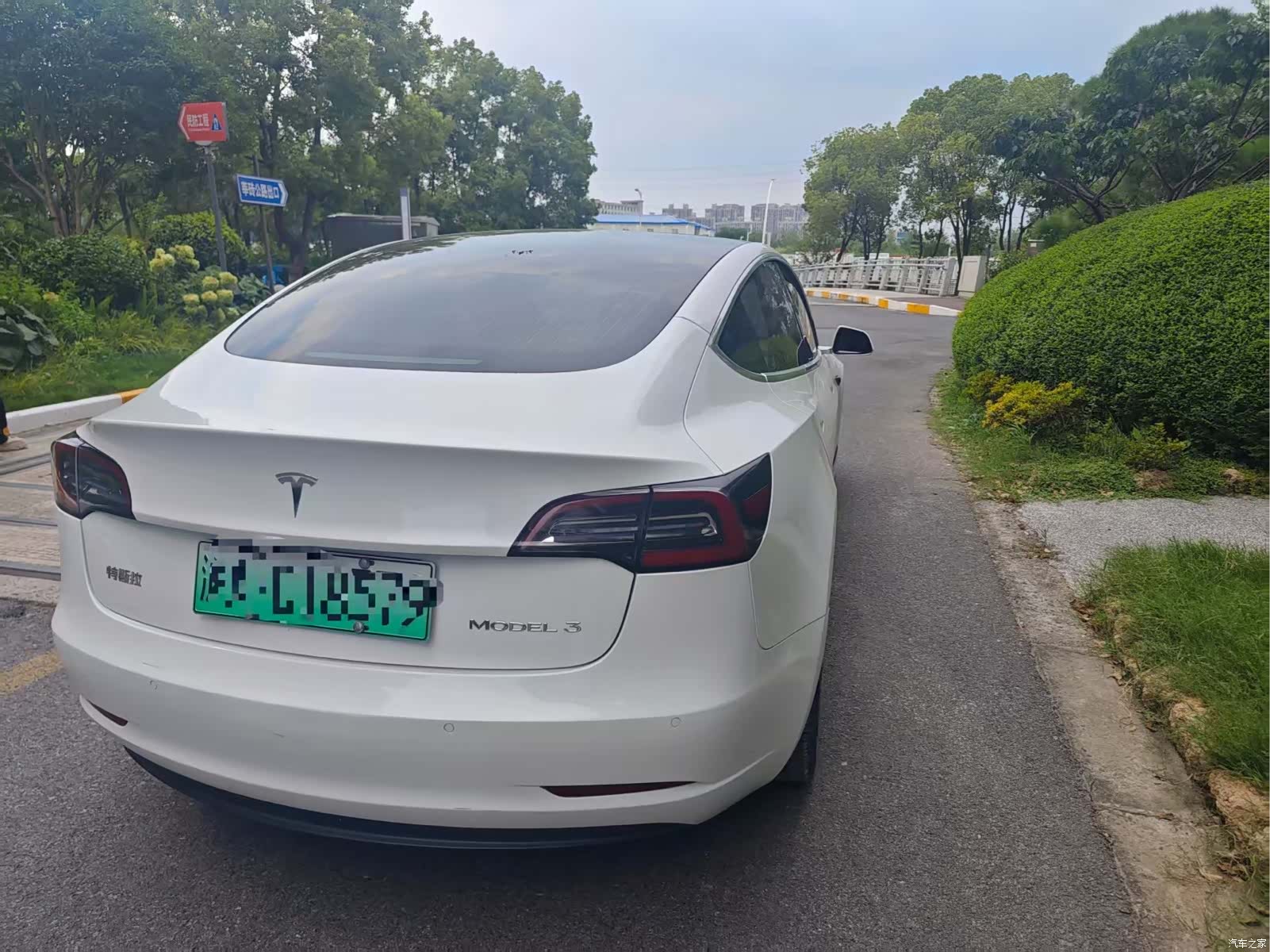 Tesla Model 3, 2020 13