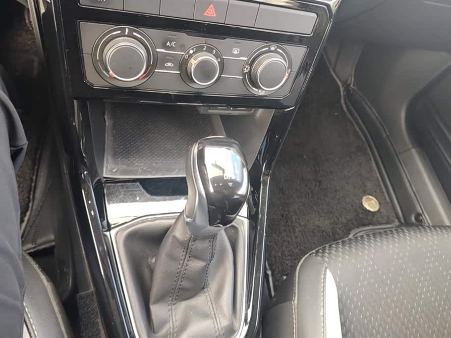 Volkswagen Exploring the shadow