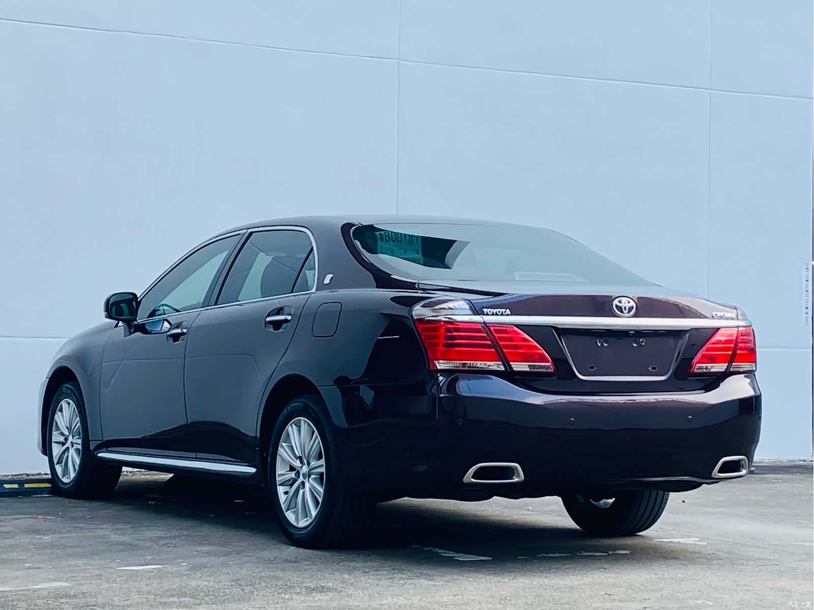 Toyota Crown, 2014 10