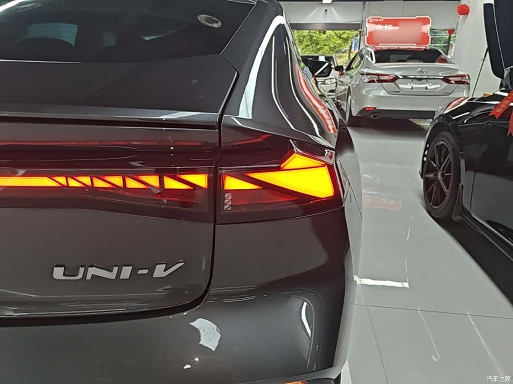 Changan UNI-V, 2022 8
