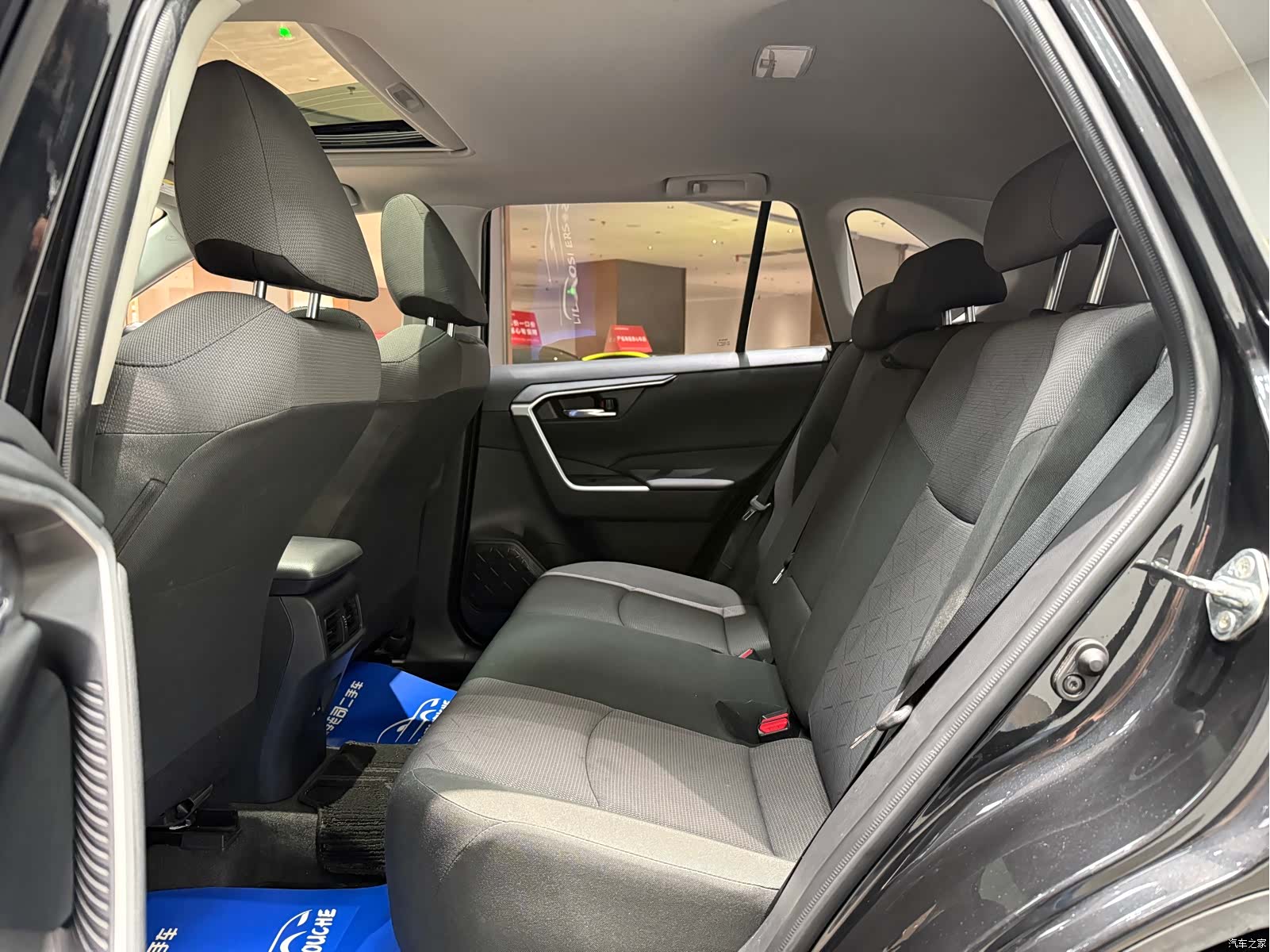 Toyota RAV4, 2022 7