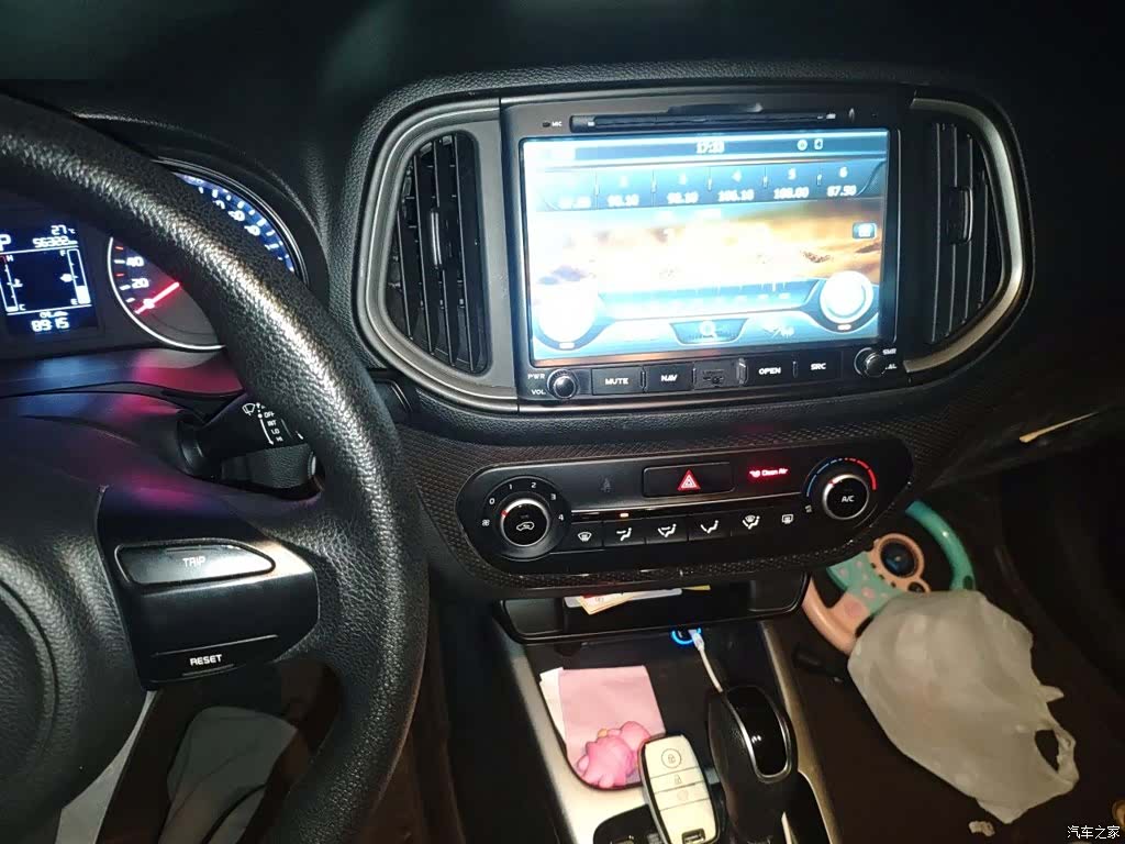 Kia KX3, 2016 10