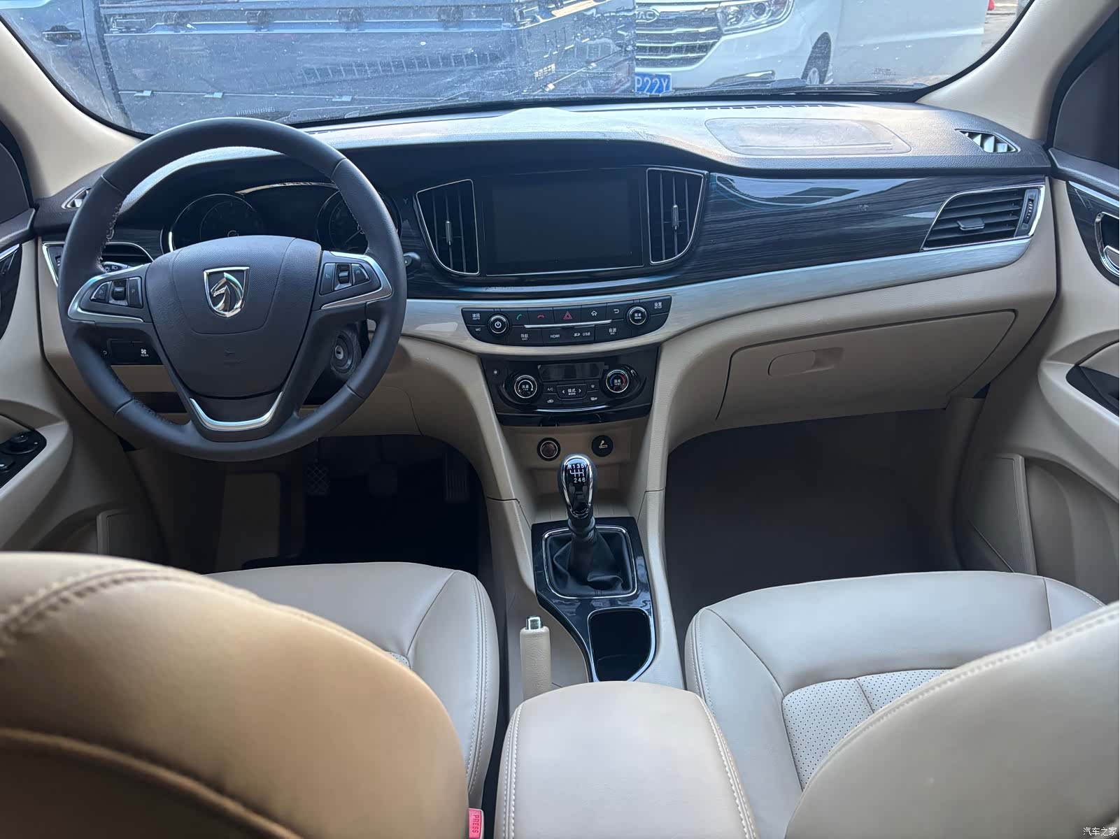 Wuling 730, 2016 8