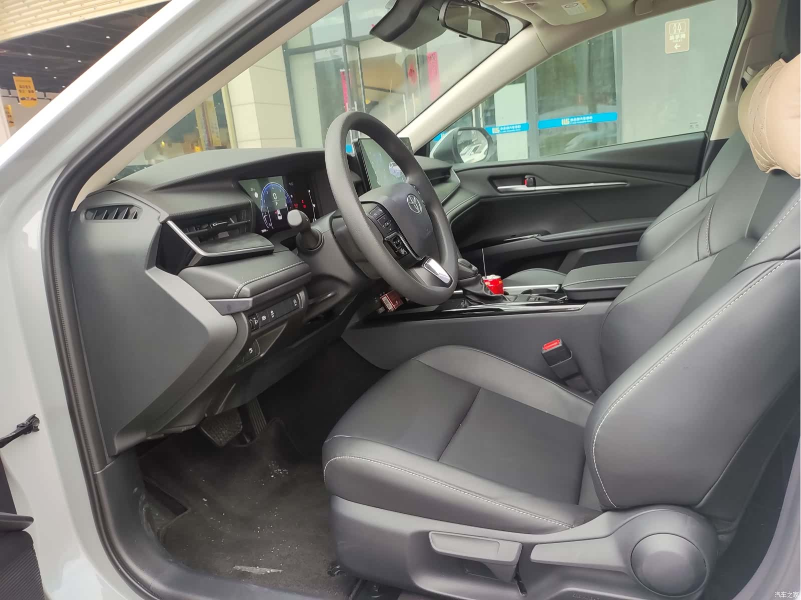 Toyota Camry, 2025 6