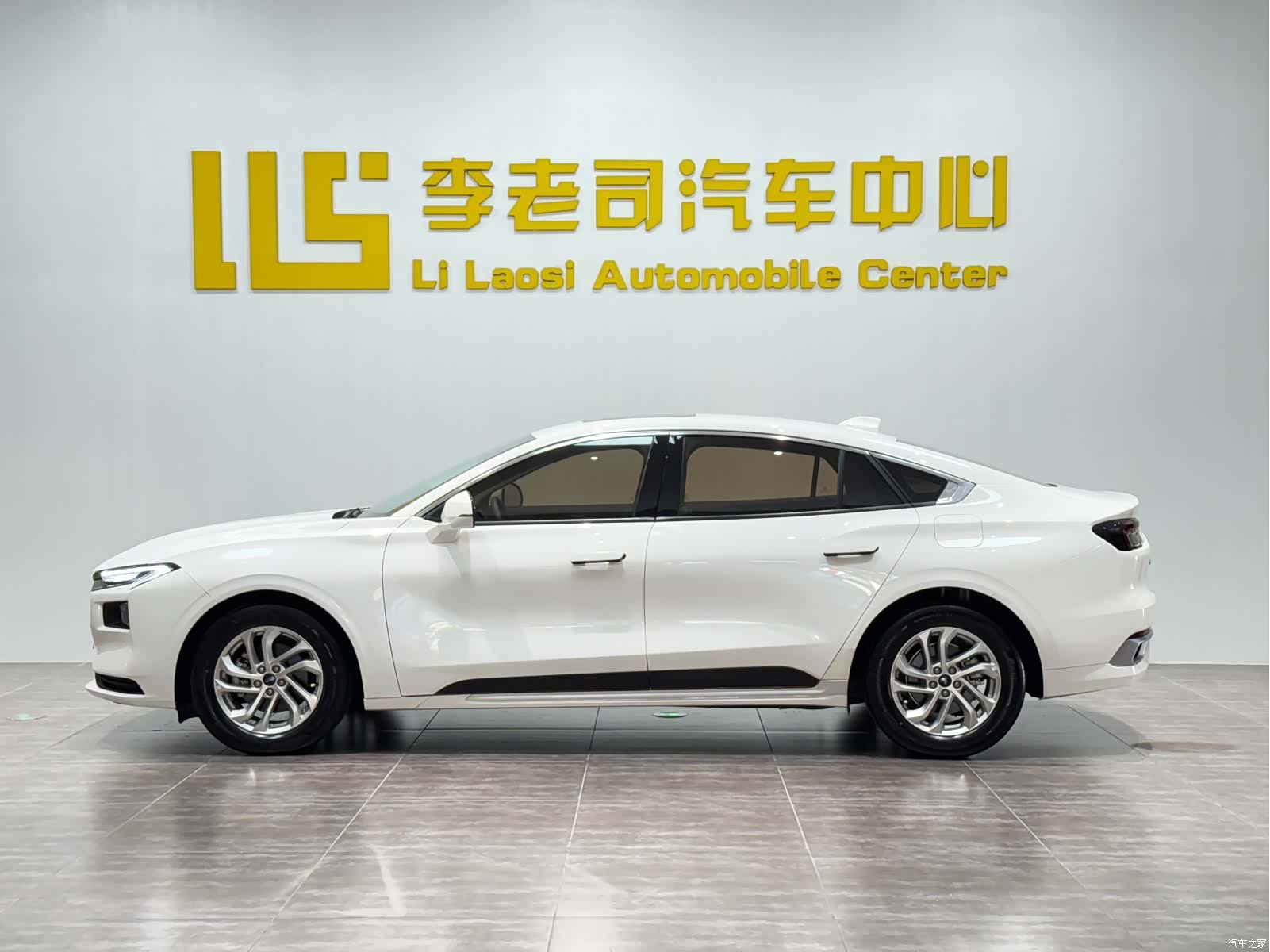Ford Mondeo, 2023 4