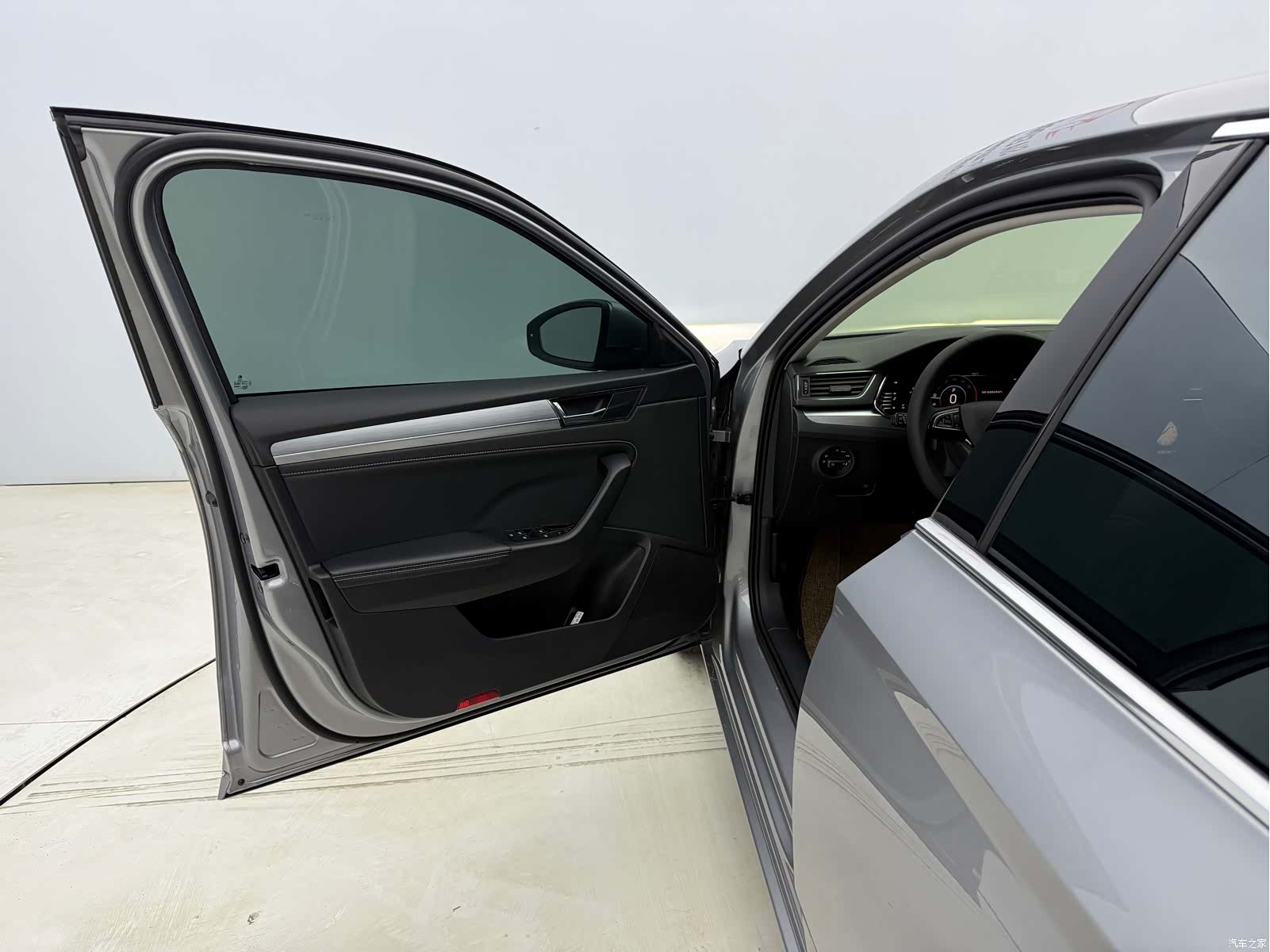 Skoda Superb, 2023 21