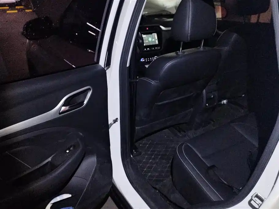 MG EZS pure electric