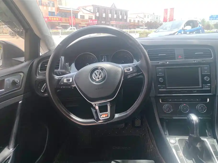 Volkswagen golf