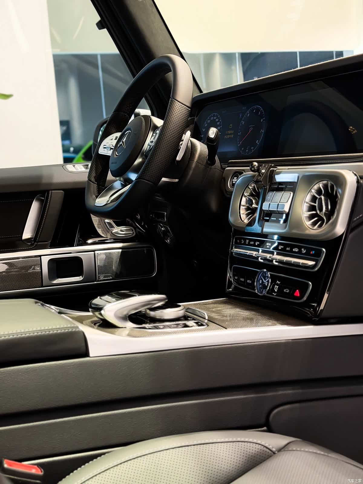 Mercedes-Benz G-Class, 2024 18