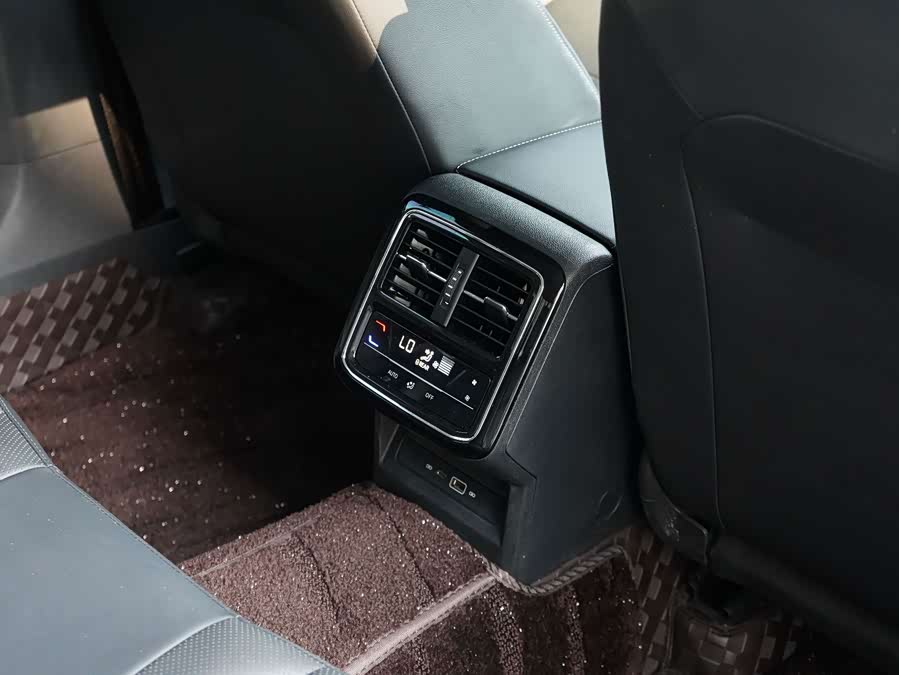 Volkswagen Passat 2025, фото 13