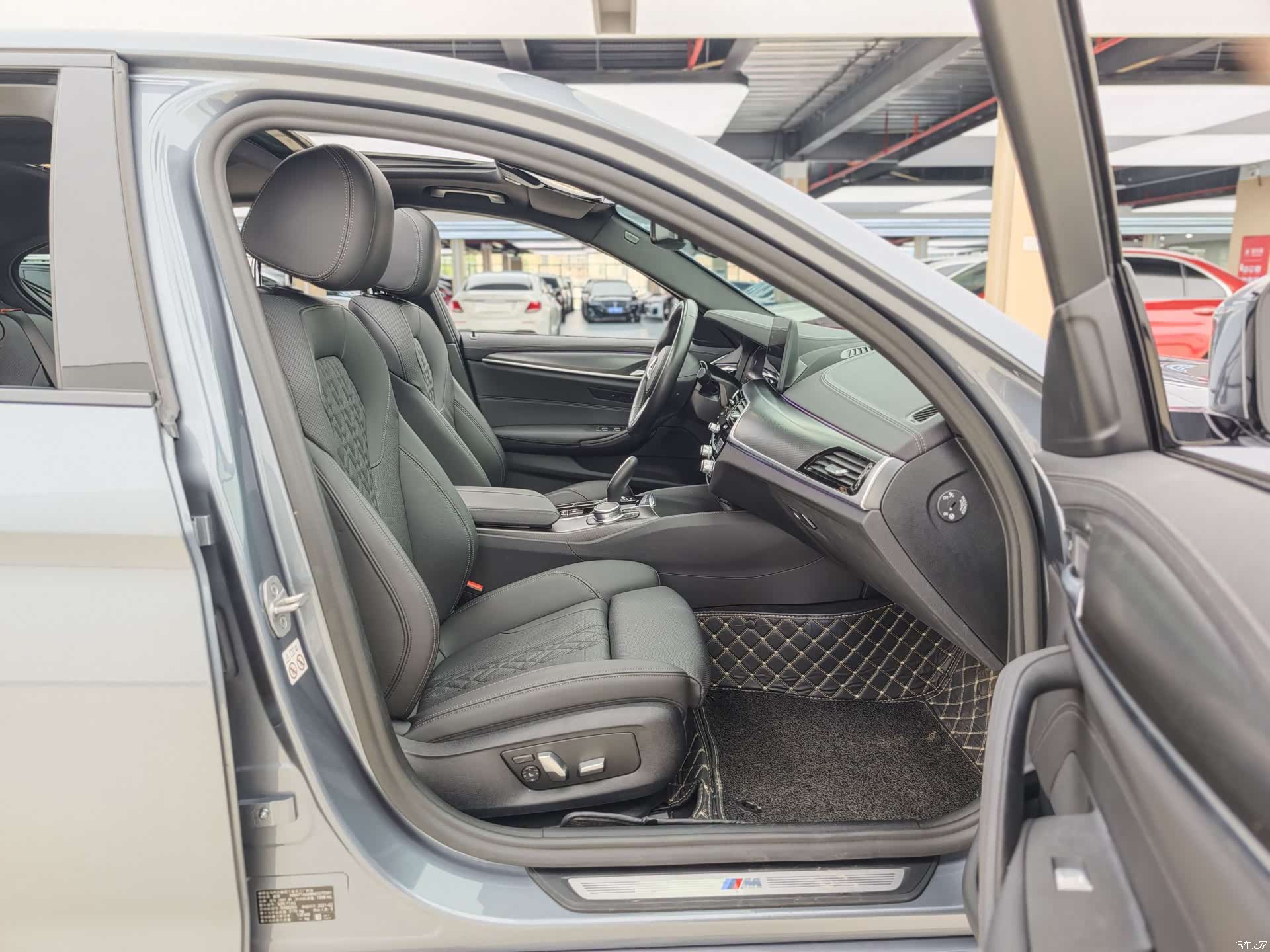 BMW 5 Series, 2021 все фото