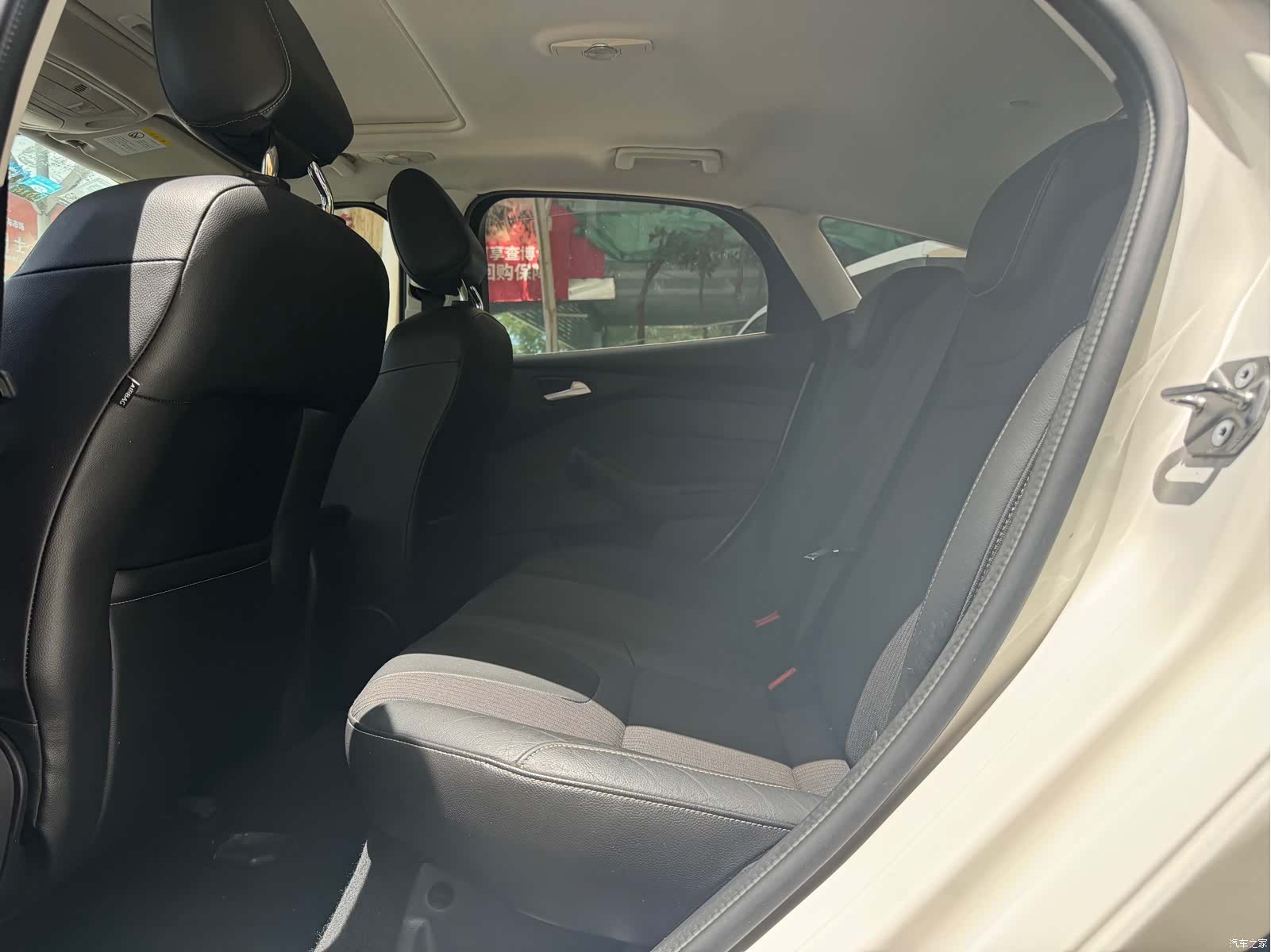 Ford Focus, 2014 8