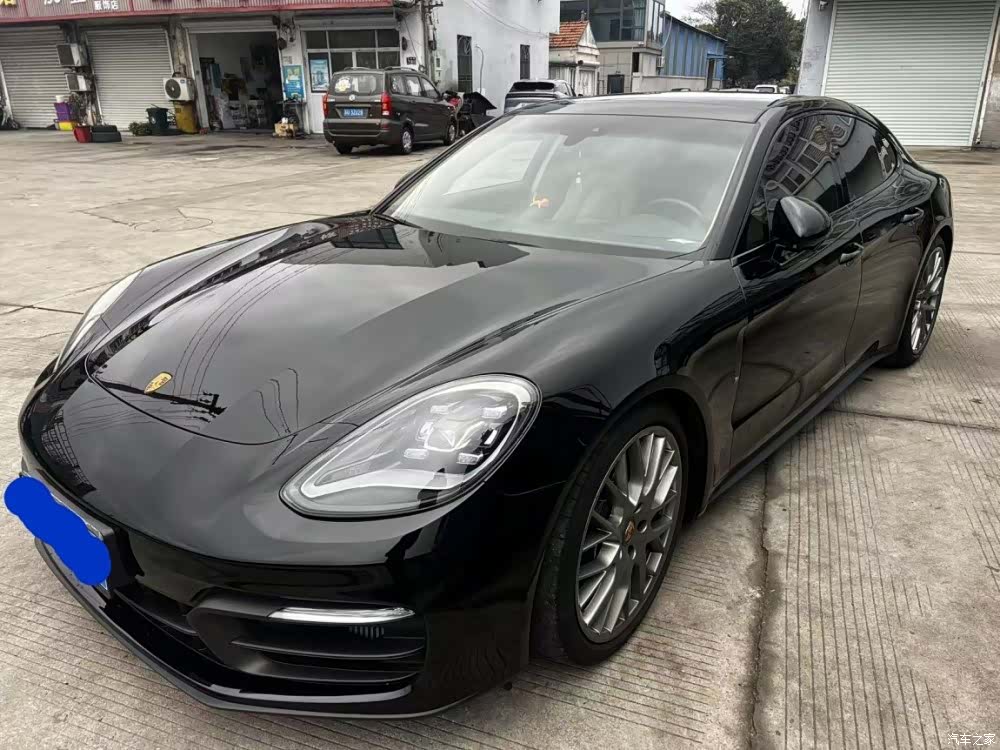 Porsche Panamera, 2023 1