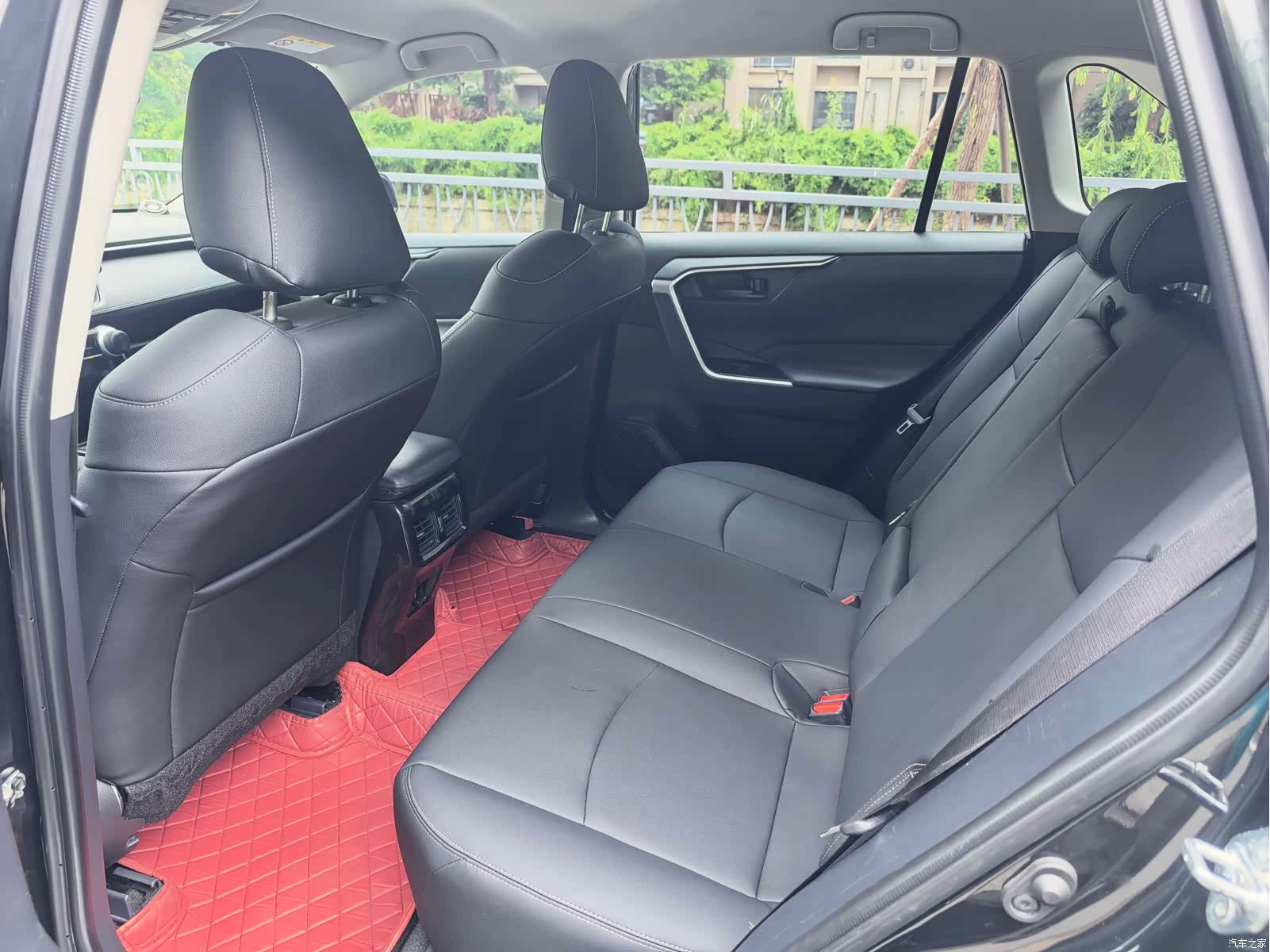 Toyota RAV4, 2021 6