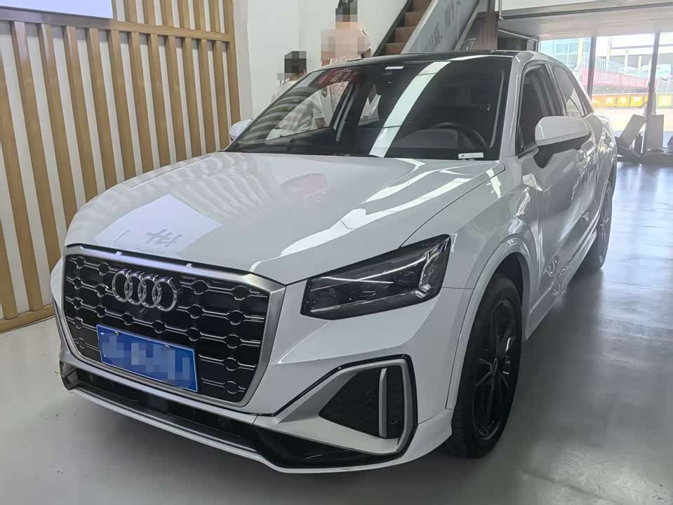 Audi Q2L Audi Q2L