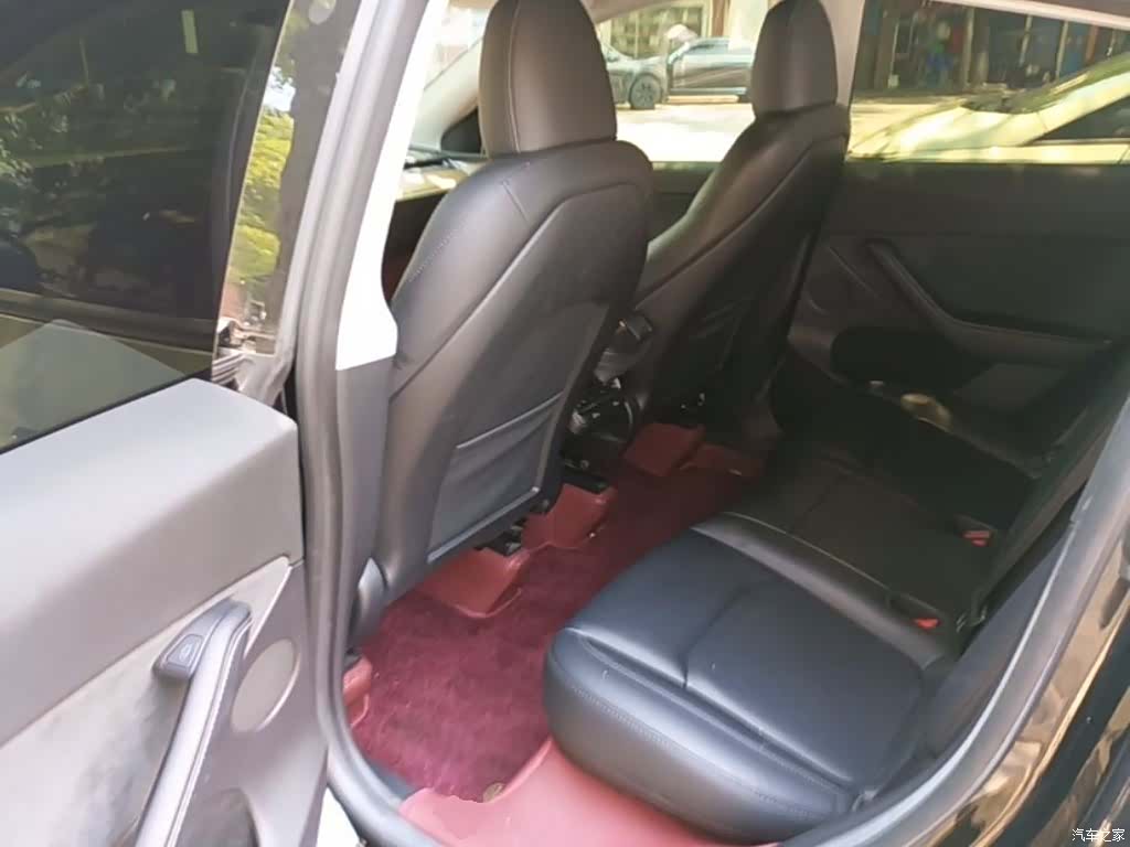 Tesla Model Y, 2023 17
