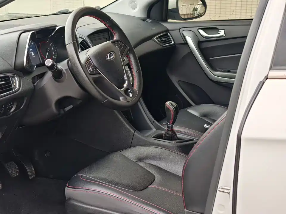 Chery Arrizo 5