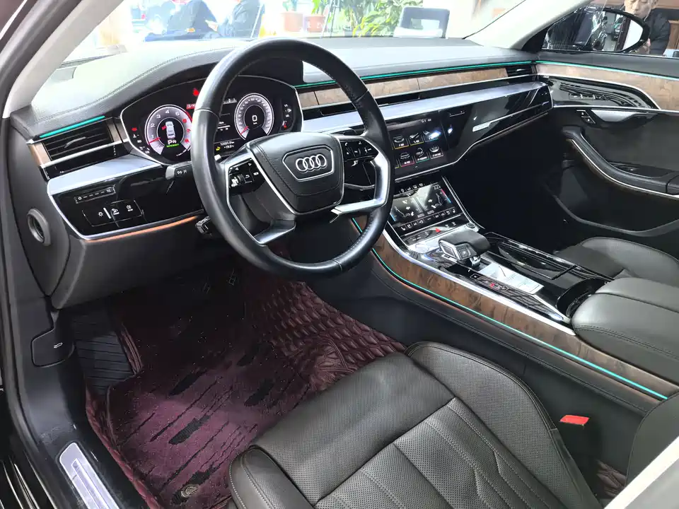Audi A8