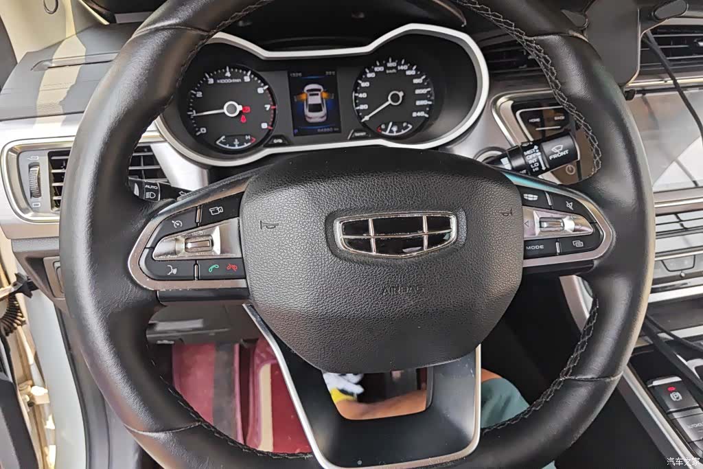 Geely Emgrand, 2019 15
