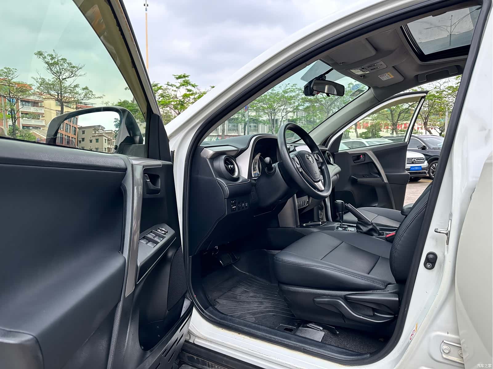 Toyota RAV4, 2017 11