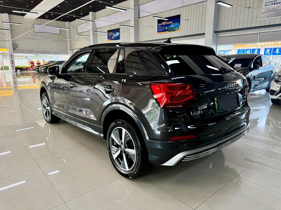Audi Q2L