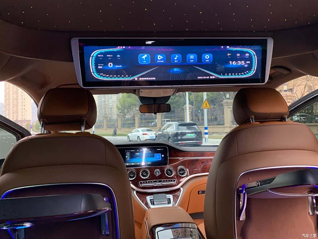 Mercedes-Benz 7, 2025 12