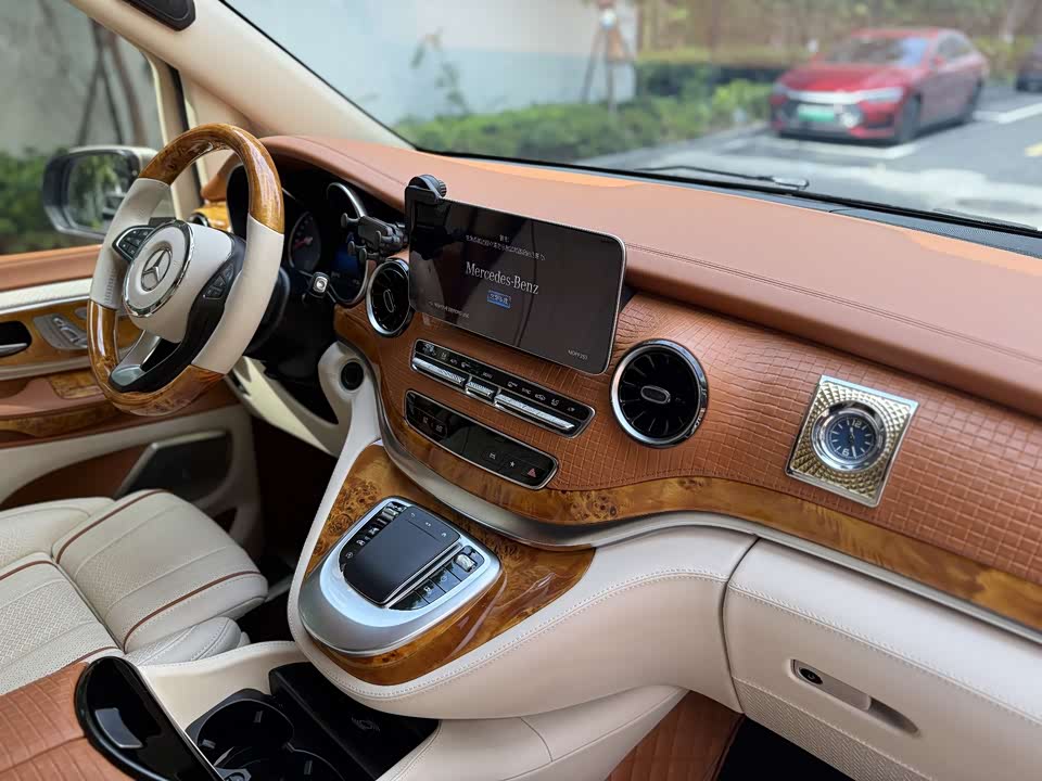 Mercedes-Benz V-class