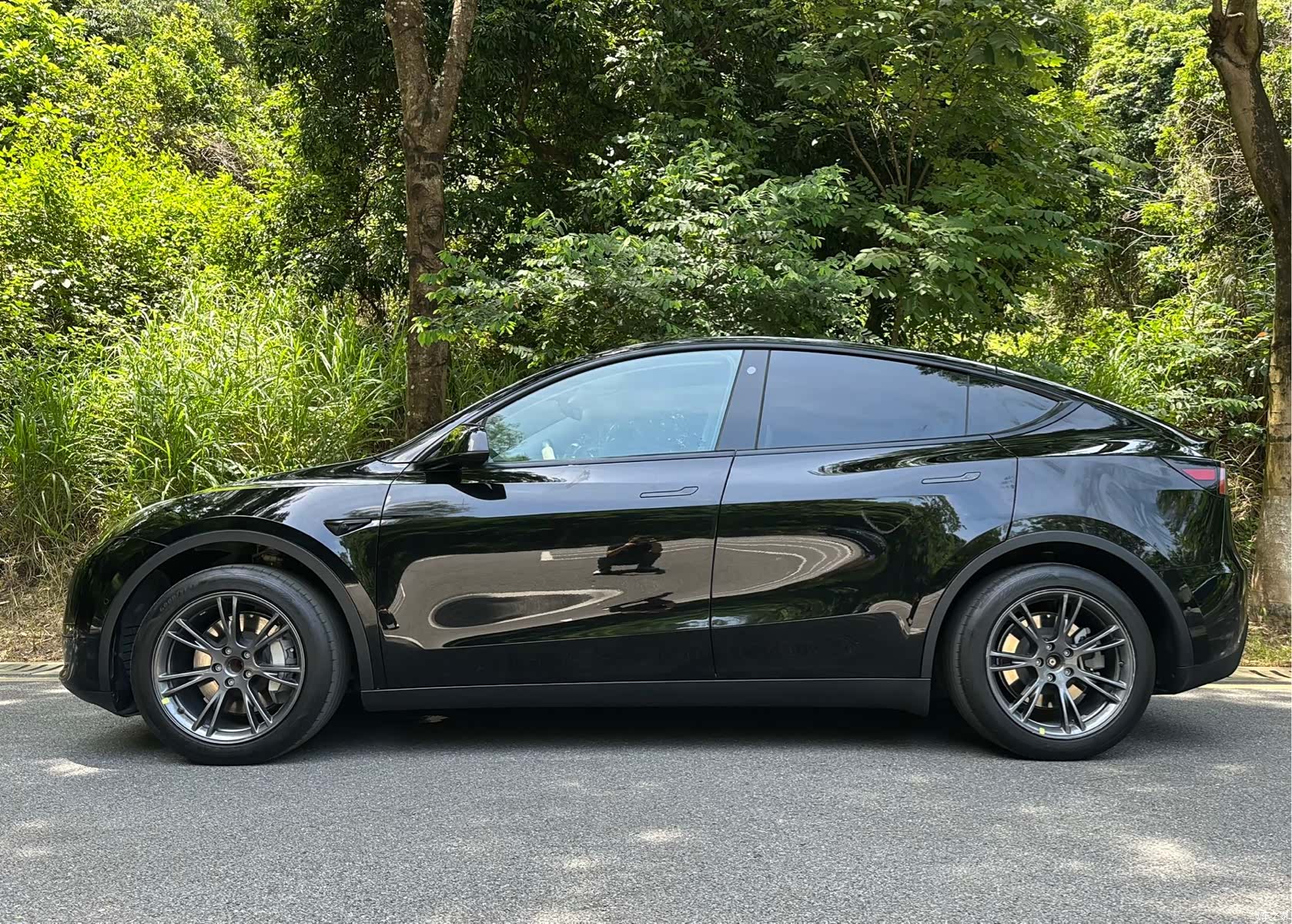 Tesla Model Y, 2023 2