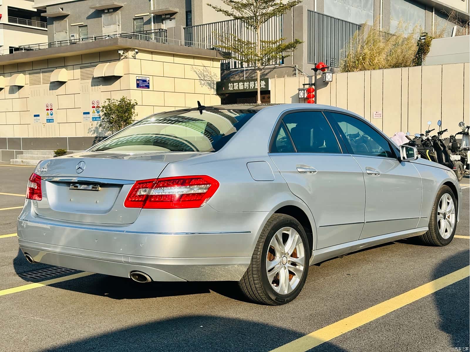 Mercedes-Benz E-Class, 2010 все фото