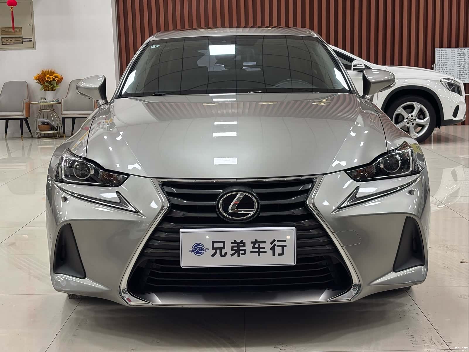 Lexus IS, 2018 2