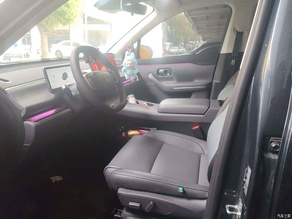 Leapmotor C10, 2025 4
