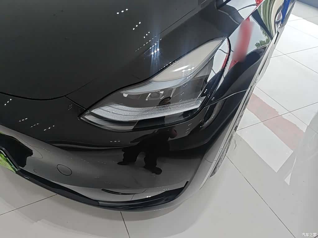 Tesla Model Y, 2024 18