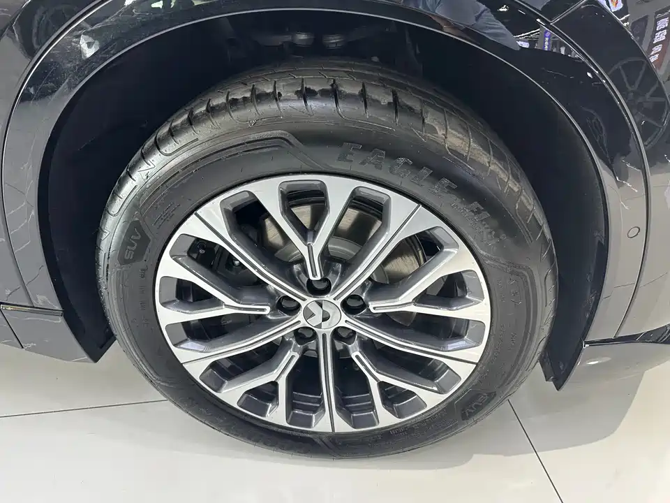 NIO ES6