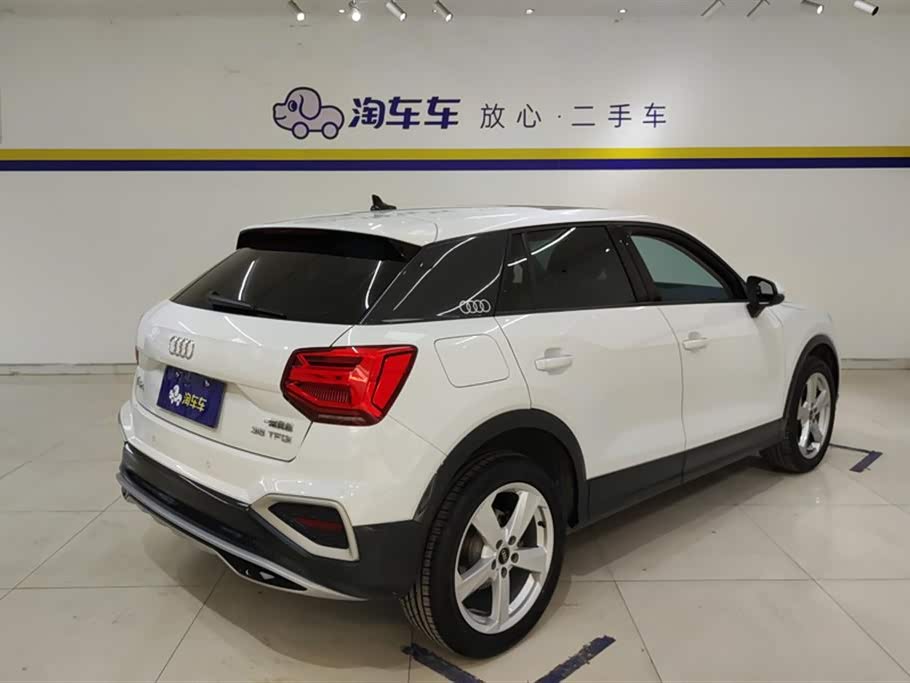 Audi Q2L