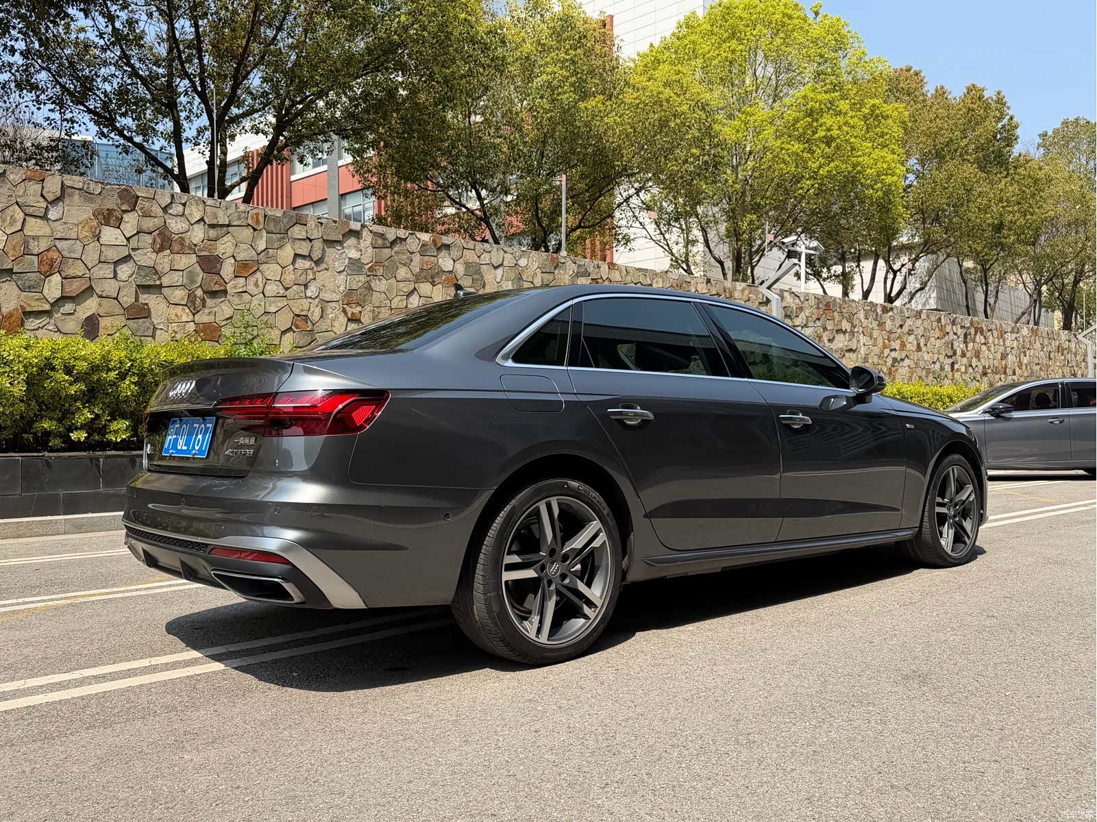 Audi A4L, 2021 23