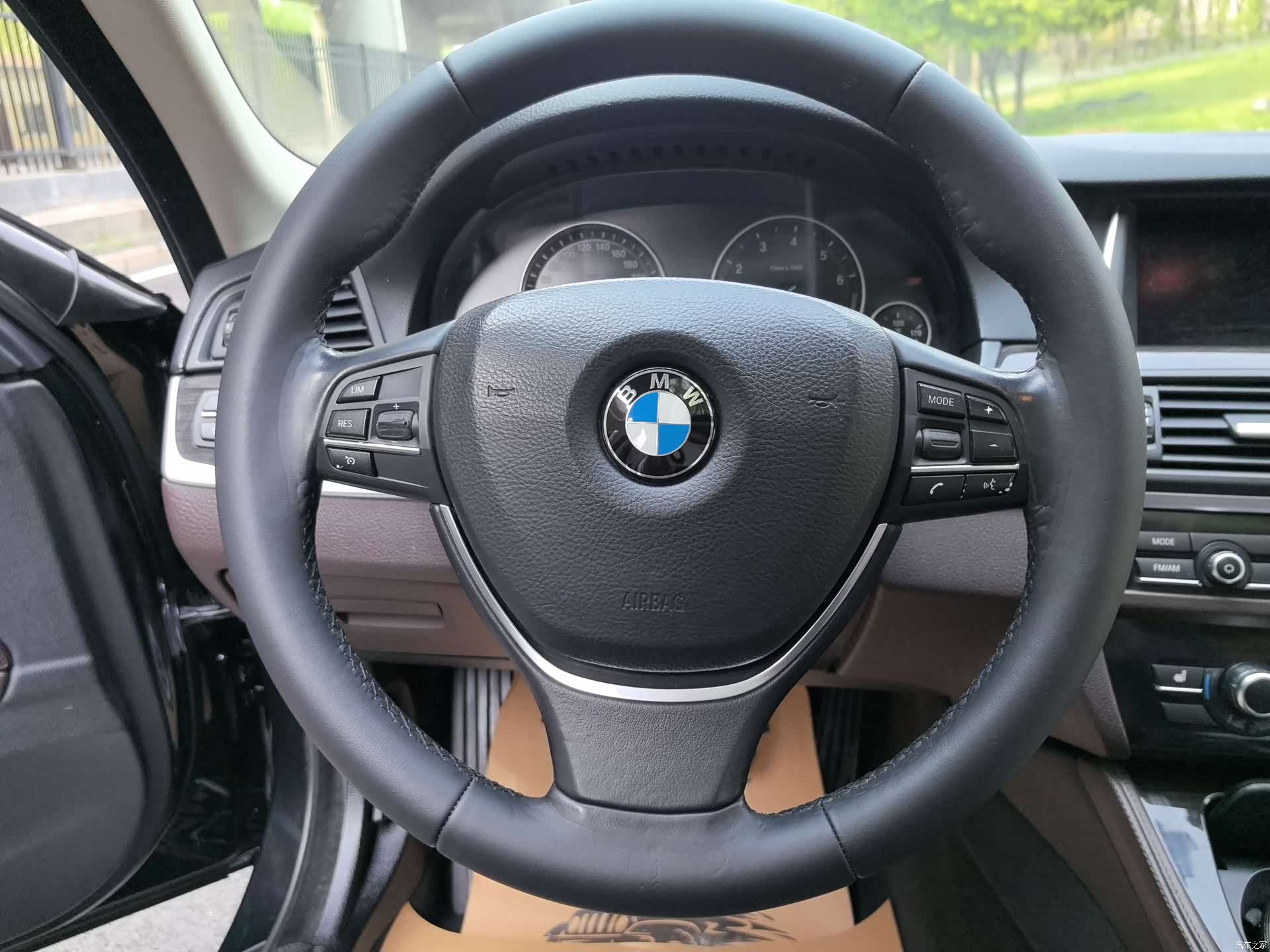BMW 5 Series, 2015 9