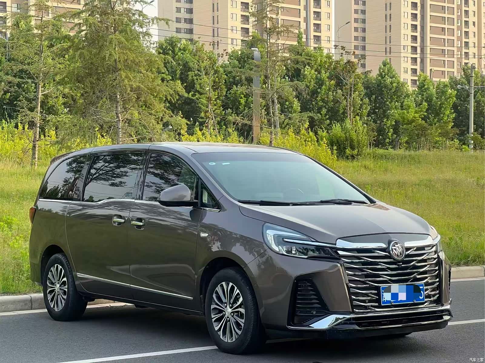 Buick GL8, 2022 3