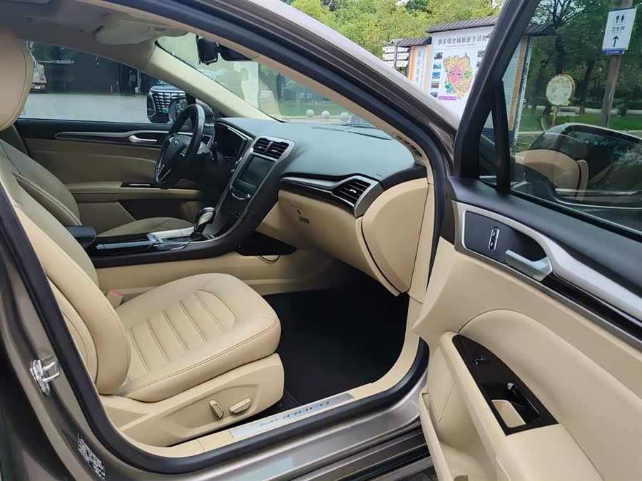 Ford Mondeo 2015, фото 10