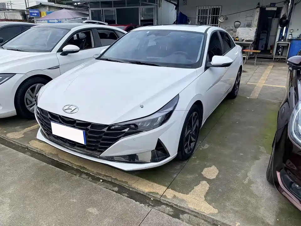 Hyundai Elantra