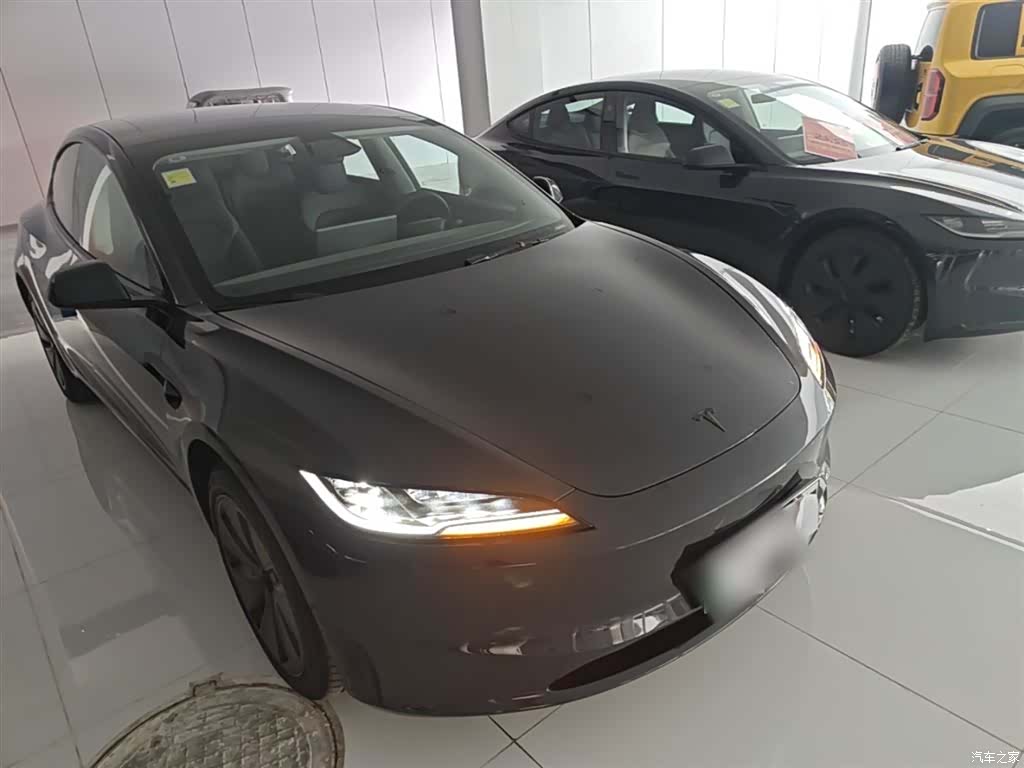 Tesla Model 3, 2026 4