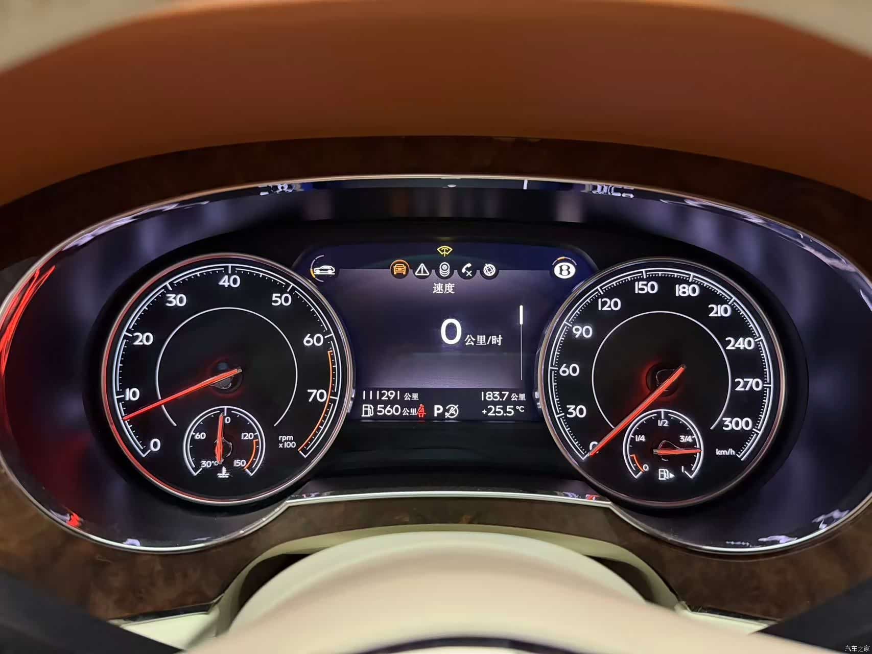 Bentley Bentayga, 2017 16