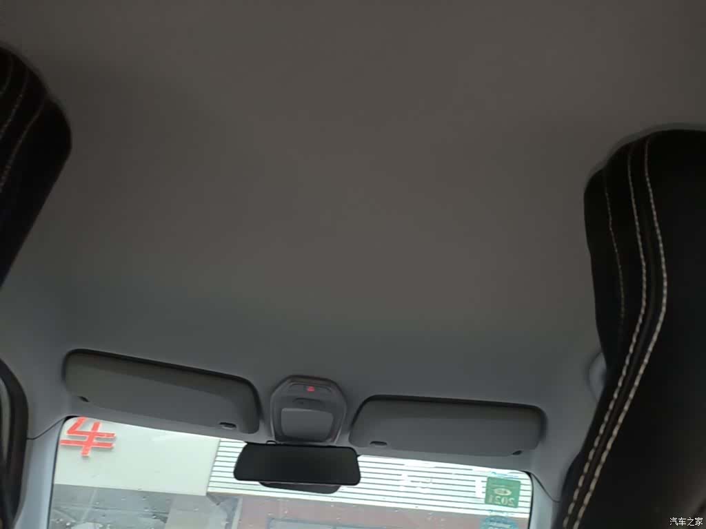 Wuling E200, 2019 18