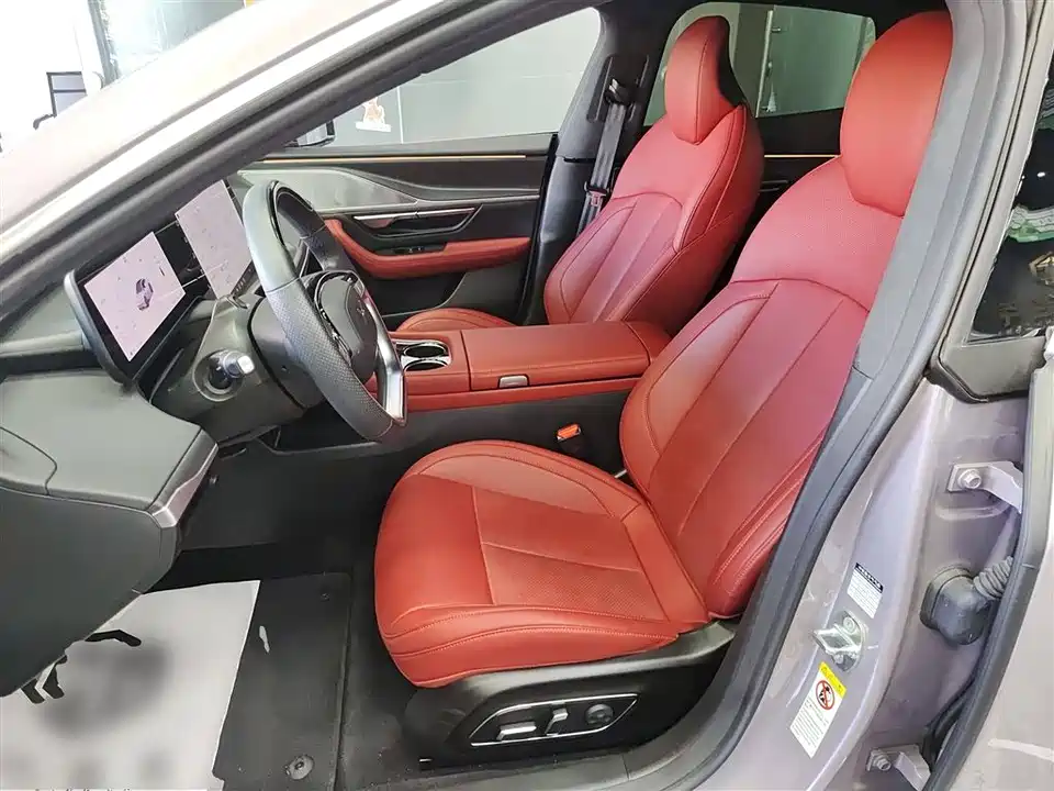 XPENG P7
